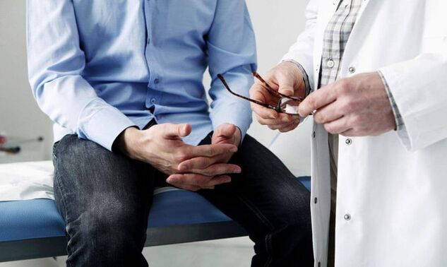 A person in a doctor with prostatite symptoms